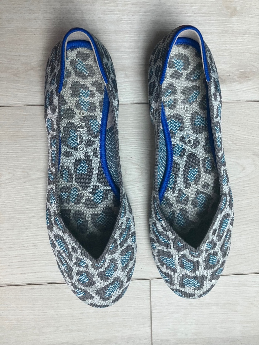 Like New Rothy’s Size 7 Flat in Snow Leopard